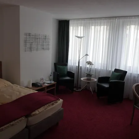 Sechzehn 3*
