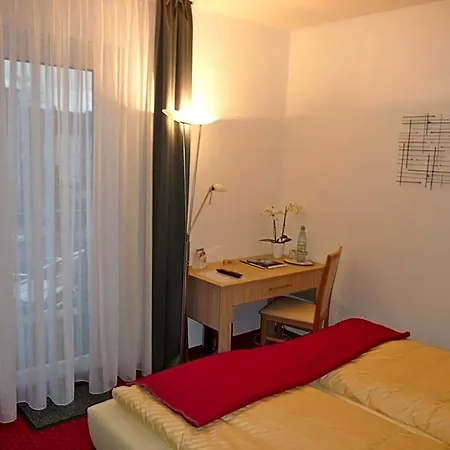 Sechzehn Hotell 3*