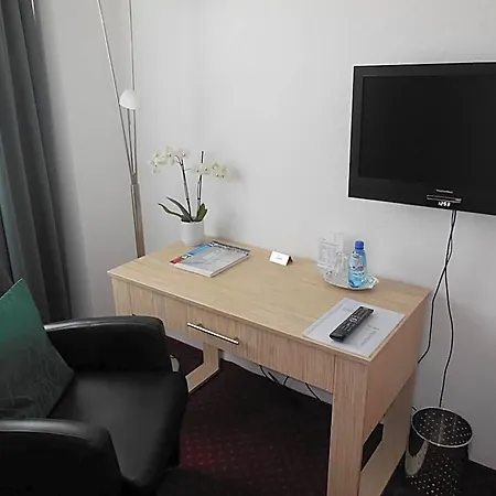 Sechzehn Hotell Leverkusen