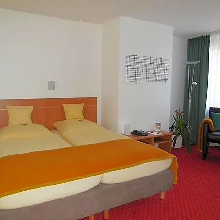 Sechzehn Hotell Leverkusen
