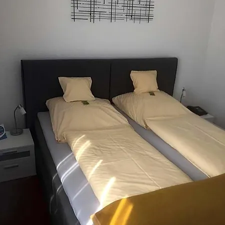 Sechzehn Hotell Leverkusen