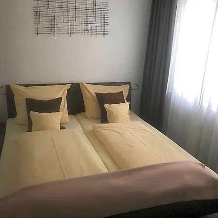 Sechzehn Hotell 3*