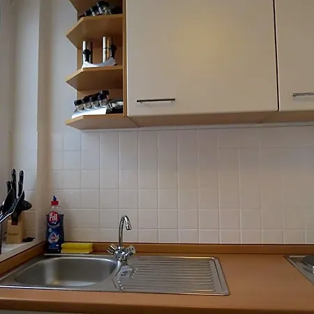 Sechzehn Hotell Leverkusen