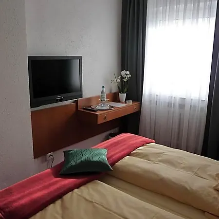 Sechzehn Hotell 3*