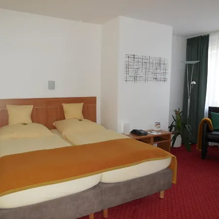 Sechzehn Hotell 3*