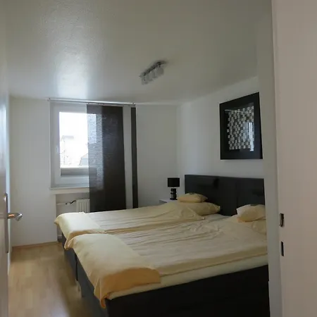 Sechzehn 3* Leverkusen