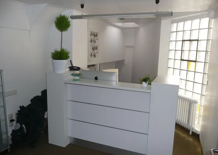 Sechzehn Hotell Leverkusen