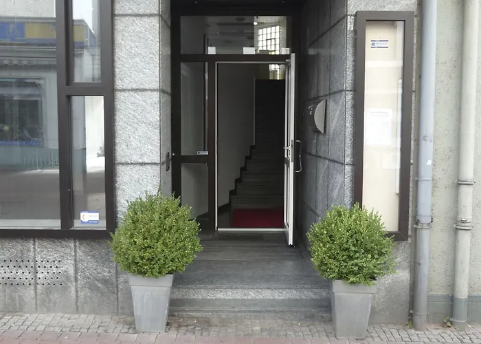 Sechzehn 3* Leverkusen